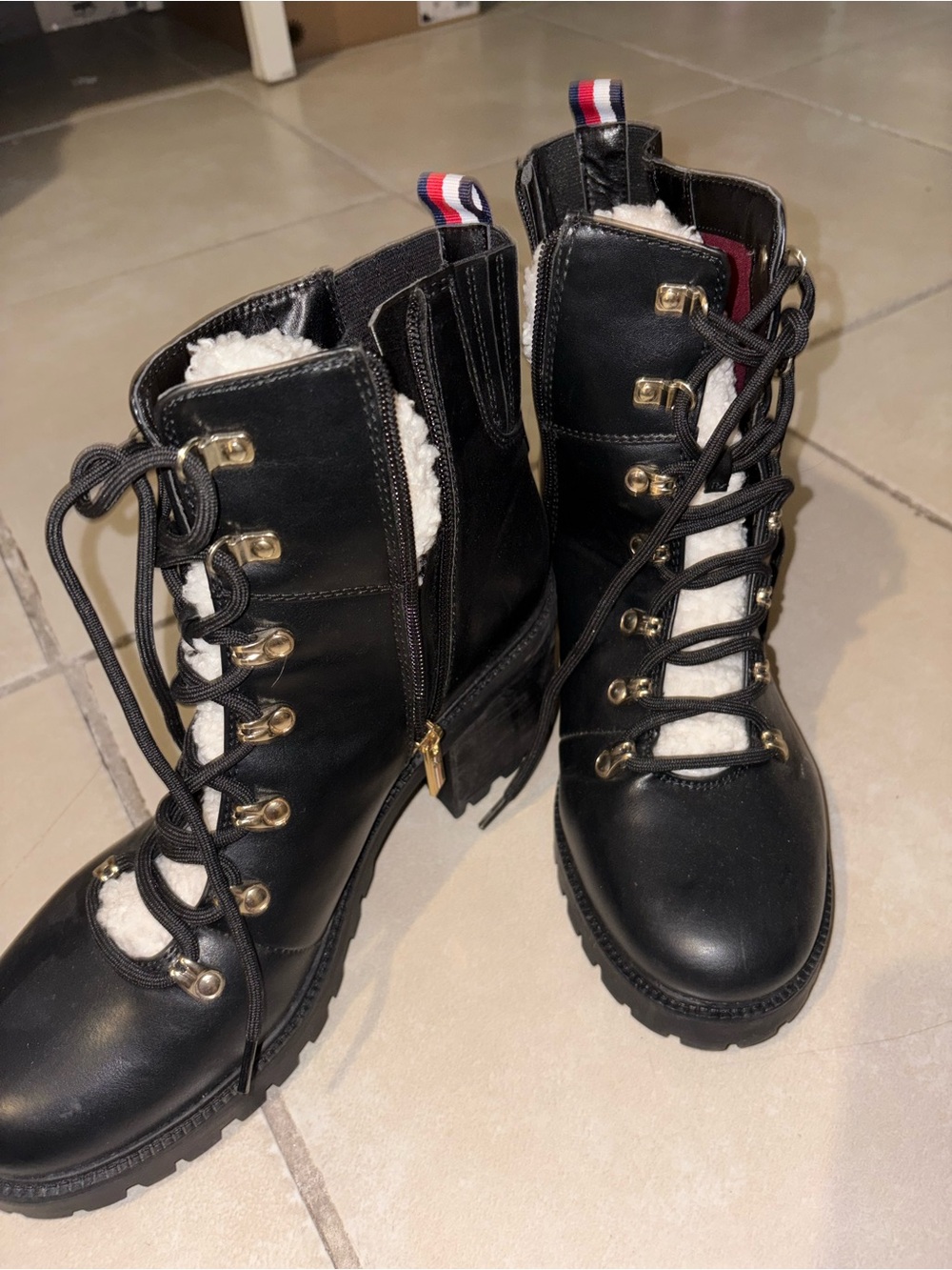 Tommy Hilfiger Black Lace-Up Women’s Boots with Shearling Lining